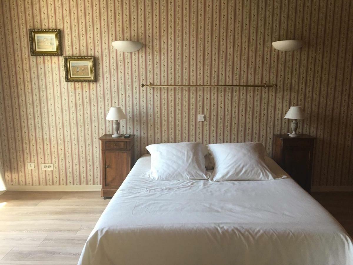 Le Cheval Blanc Bed and Breakfast La Bastide-des-Jourdans Exteriör bild
