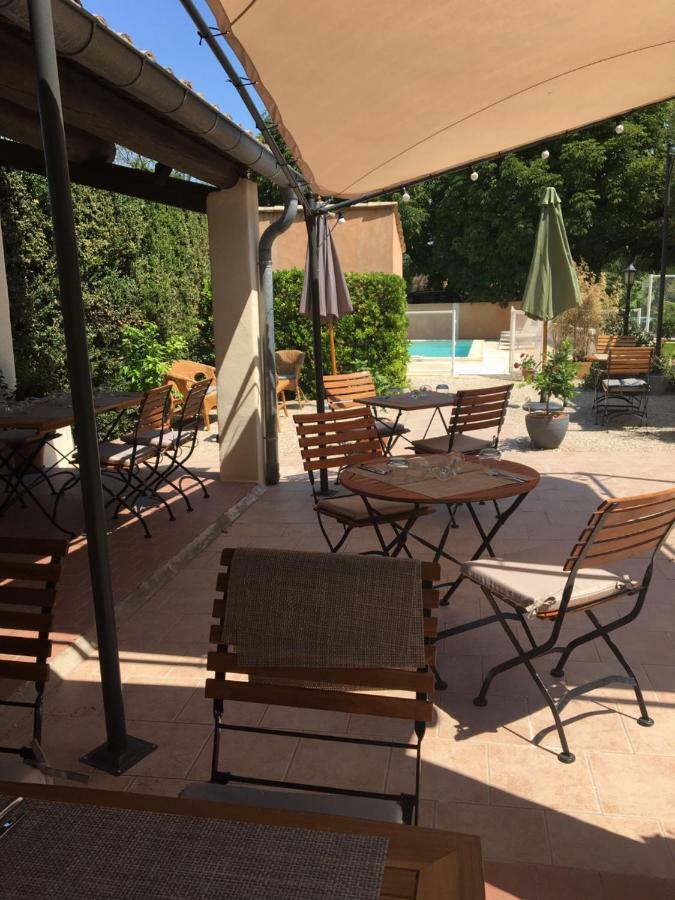 Le Cheval Blanc Bed and Breakfast La Bastide-des-Jourdans Exteriör bild